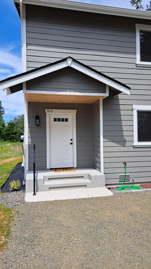 Port Orchard House: 3111 E. Camellia Way