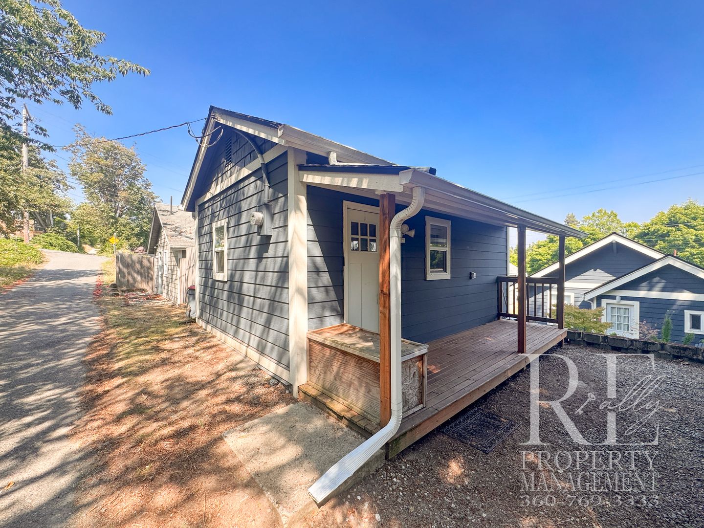 Bremerton House: 109 1/2 Wycoff Ave S