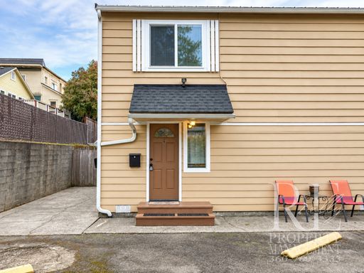 Bremerton End-Unit Townhome with Fenced Backyard & Two Parking Spaces – photo 1