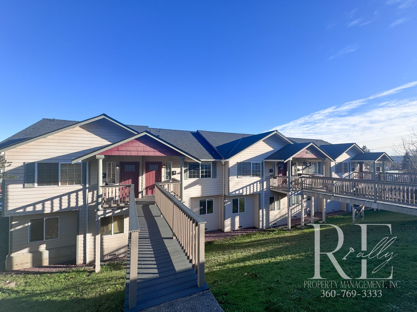 Bremerton Townhome: 304 Wycoff Ave N, Unit 4