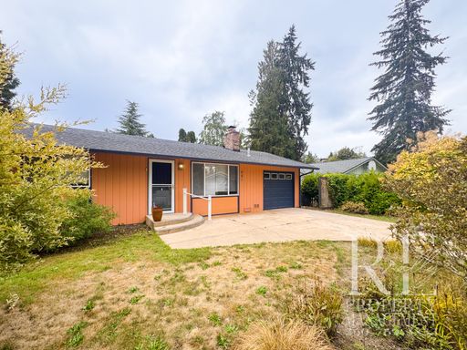 Single-Story Home with Fireplace, Garage, Fenced Backyard & Lawn Sprinkler System – photo 1