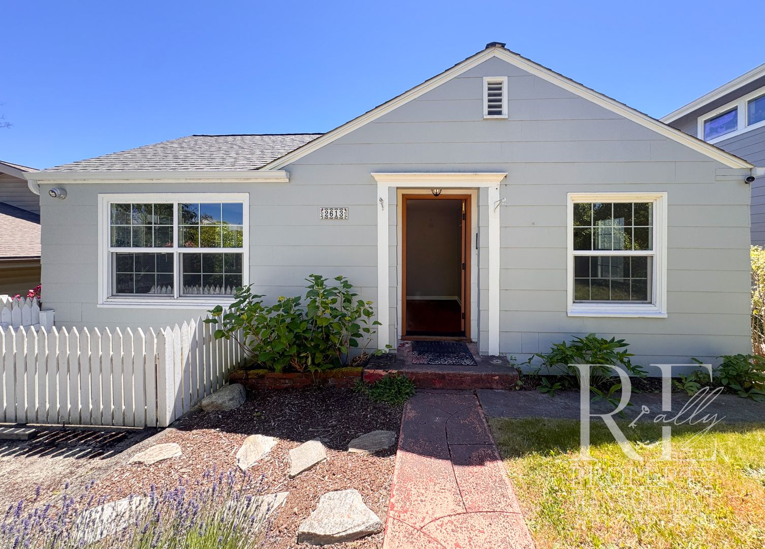 Bremerton House: 2613 E 17th St