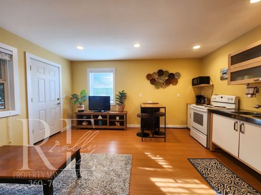Furnished Poulsbo 1BR with Water Views + Flat-rate Utilities – photo 1