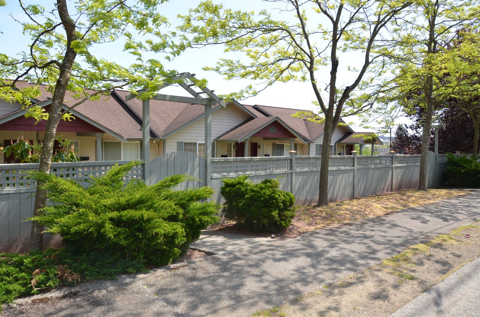 Bremerton Townhome: 304 Wycoff Ave N, Unit 5