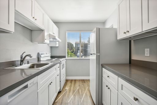 1 Bdrm at Rosemont Terrace *Move-in Special ONE MONTH FREE* – photo 1