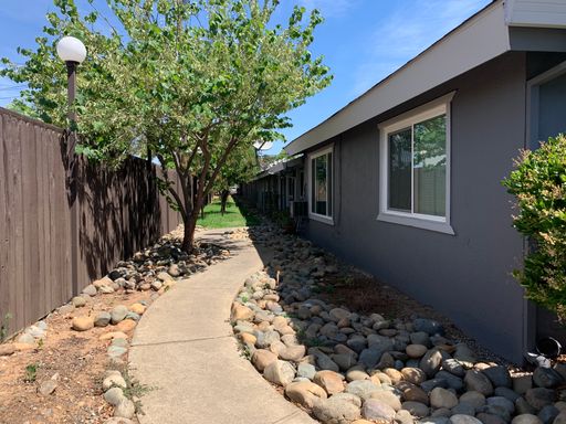 2 Bdrm at The Brentwood *Move-in Special $1000 off First Month Rent* – photo 1