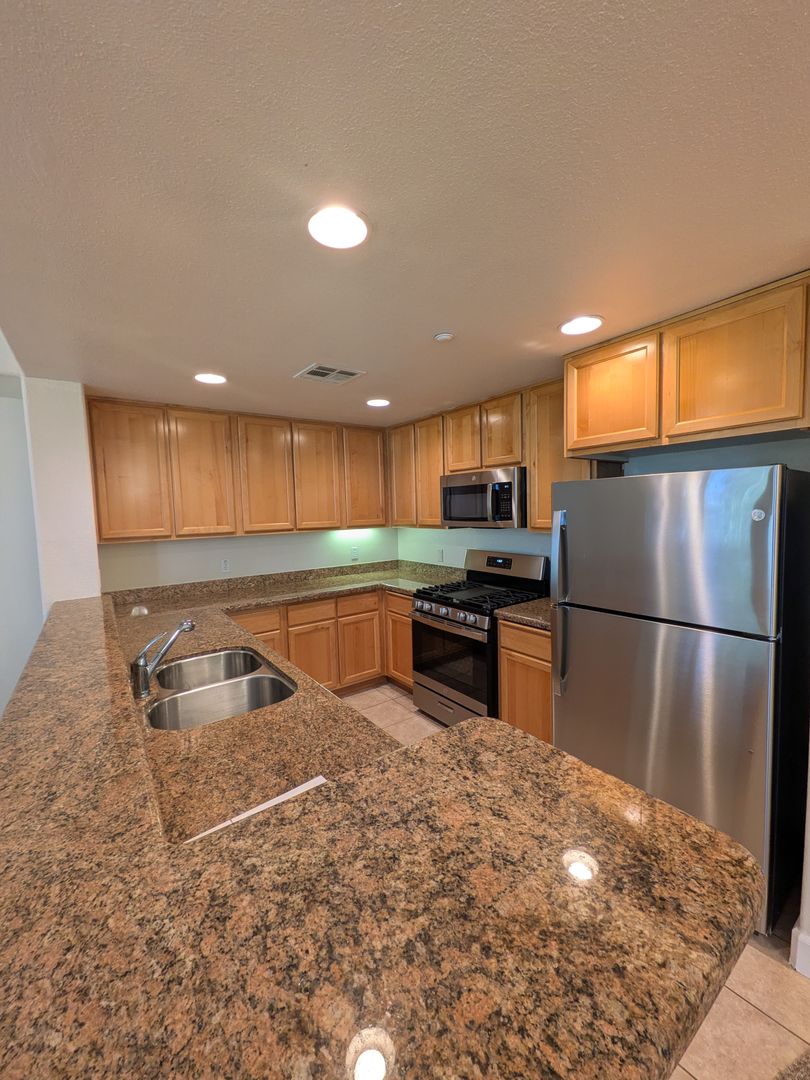 Roseville Apartment: 1501 Secret Ravine Pkwy