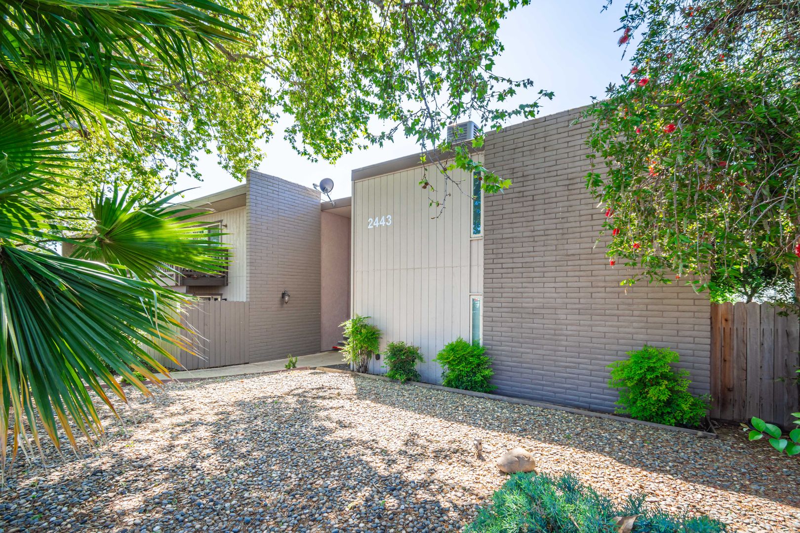 Carmichael Apartment: 2443 Mission Avenue
