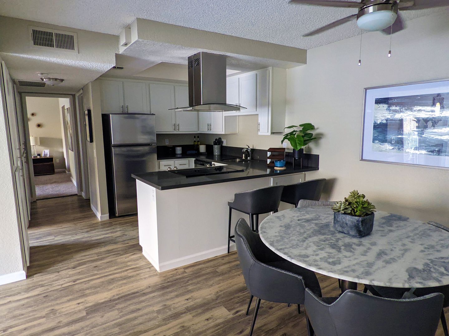 Roseville Apartment: 425 Cirby Way