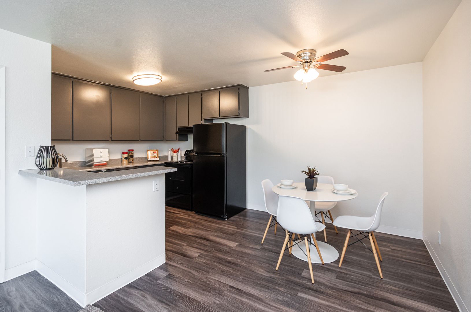 Sacramento Apartment: 7826 Center Parkway