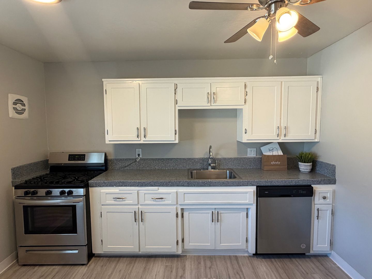 Sacramento Apartment: 5949 Lake Crest Way