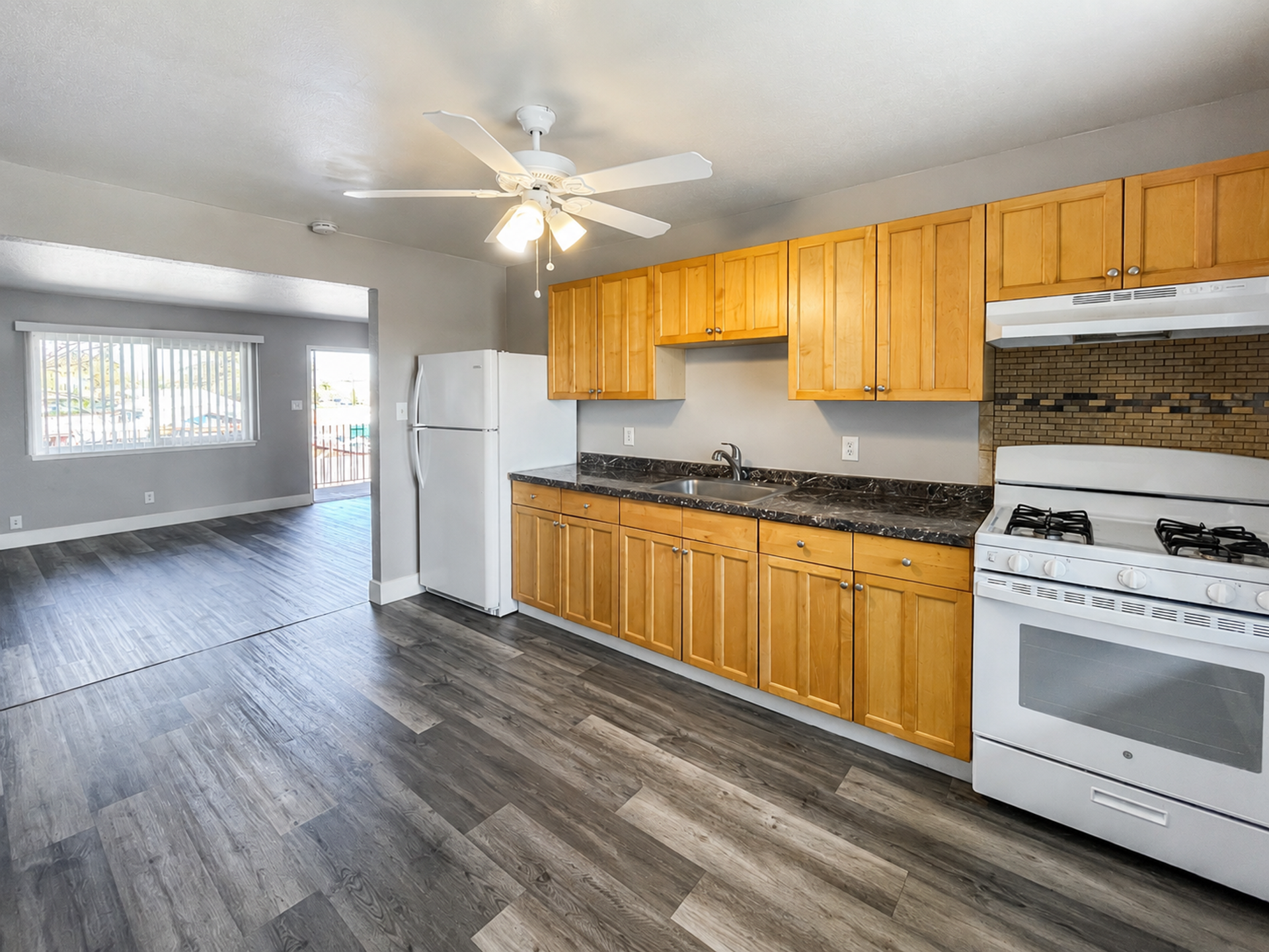 Sacramento Apartment: 5242 College Oaks Dr