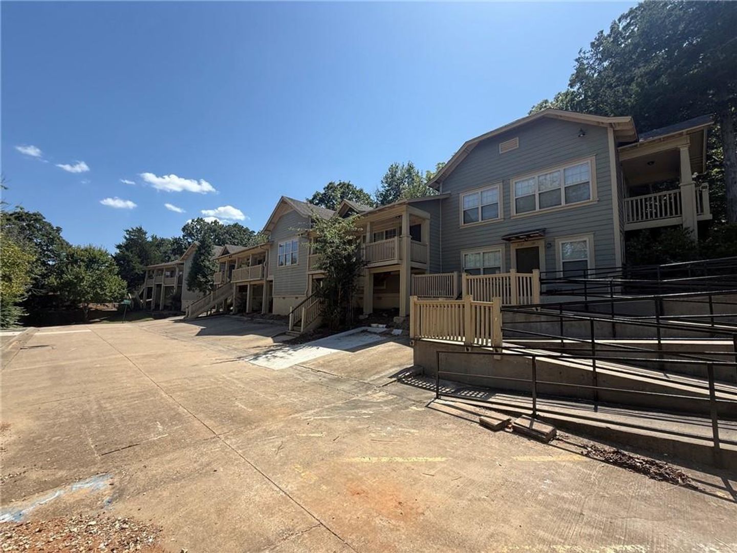 Fayetteville Apartment: Barnsbury
