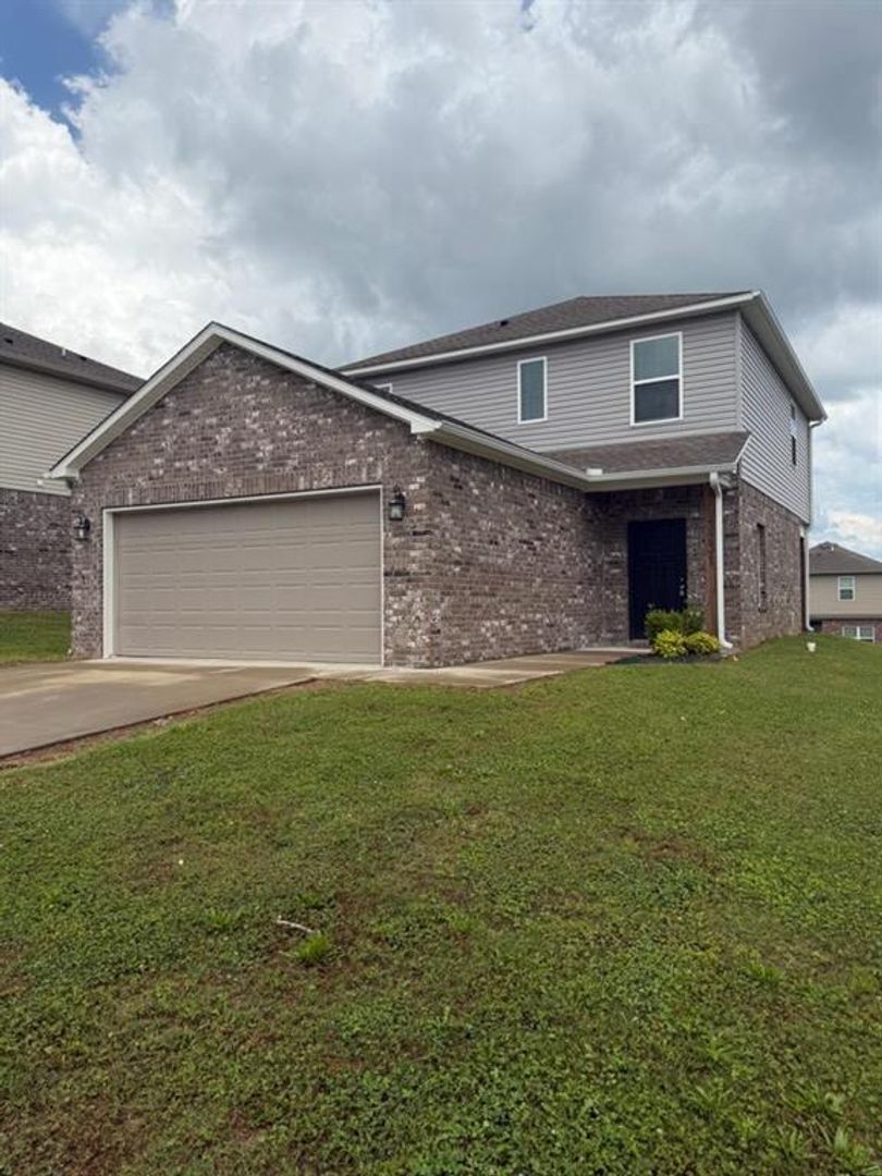Farmington House: 3231 Red Tail