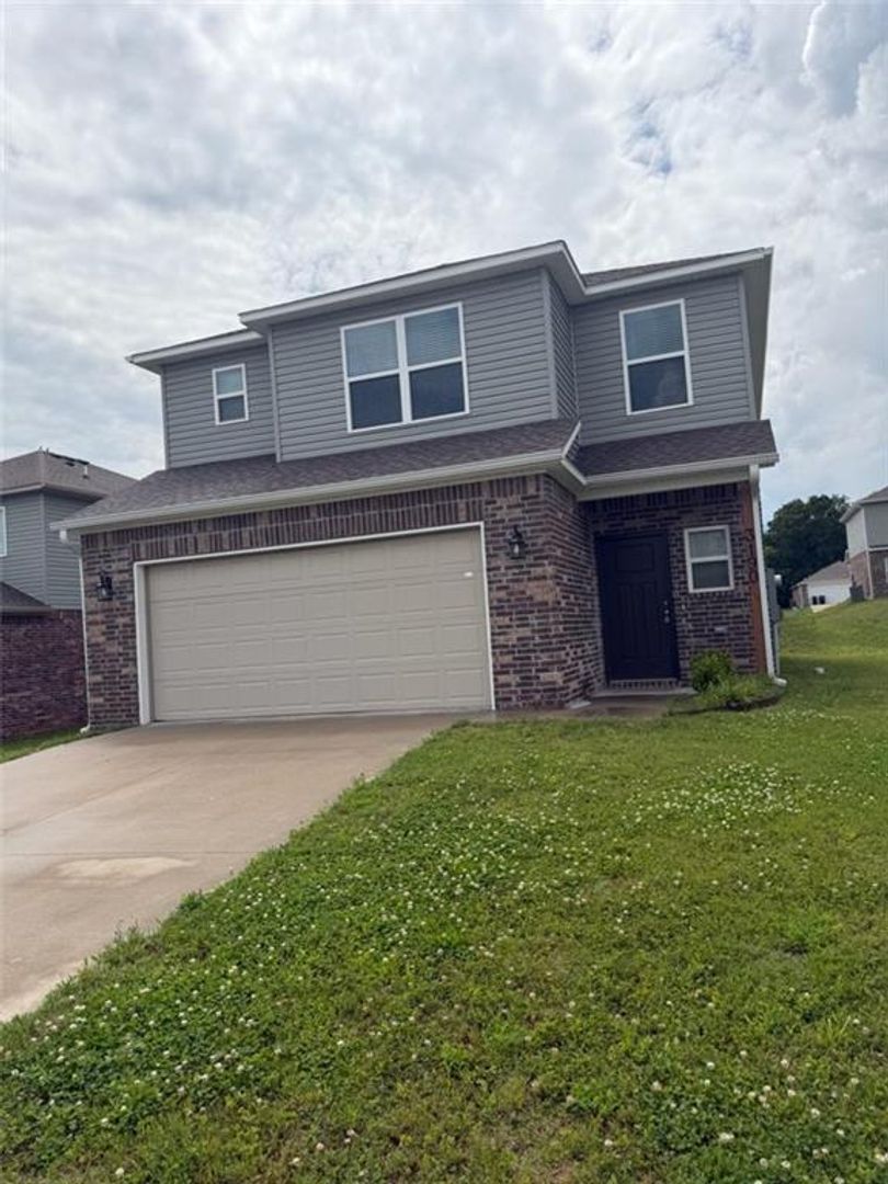 Farmington House: 3190 Gulley Ln