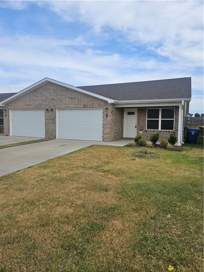 Bentonville Multiplex: Mason Valley Townhomes