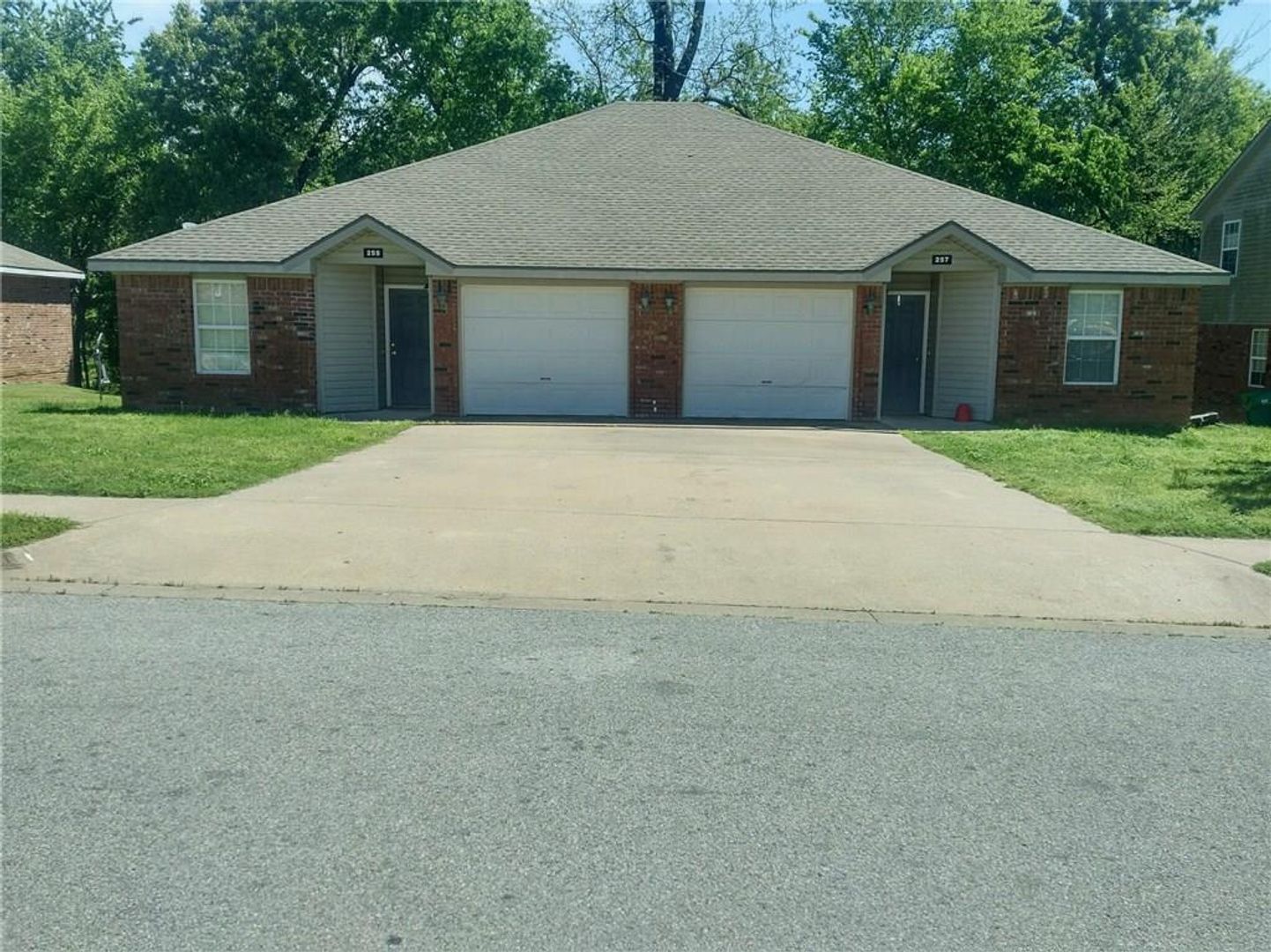 Centerton Apartment: 231 - 233 Graystone