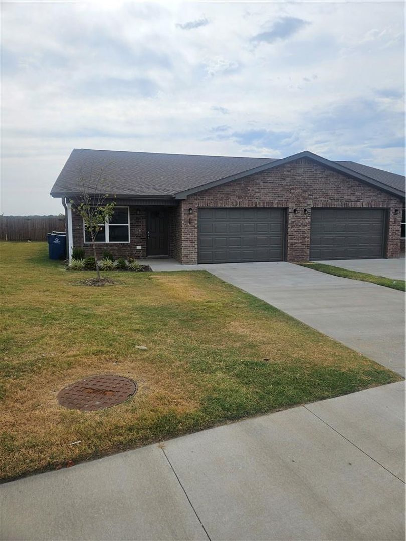 Bentonville Multiplex: Mason Valley Townhomes