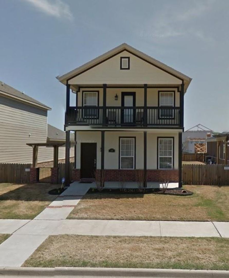 Fayetteville House: 568 Longfellow