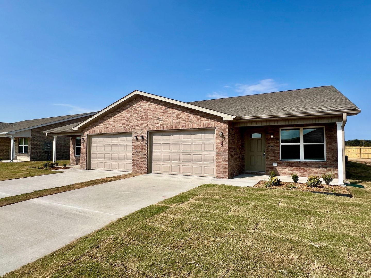 Bentonville Apartment: Mason Valley Townhomes