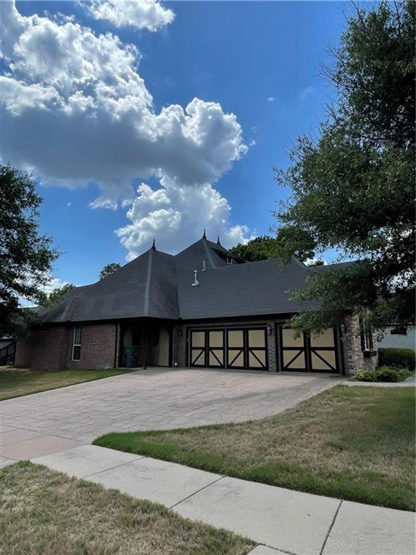 Fayetteville House: 3677 Hearthstone