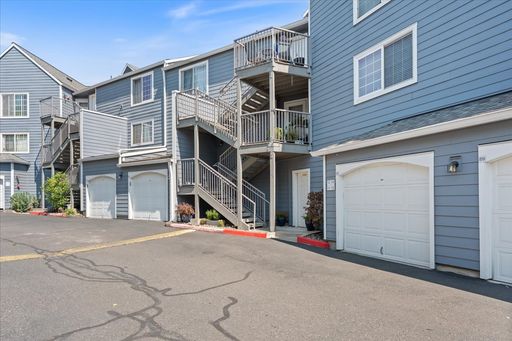 ** ASK ABOUT TWO WEEKS FREE** Spacious 3-bedroom condo in desirable Bethany neighborhood! – photo 1