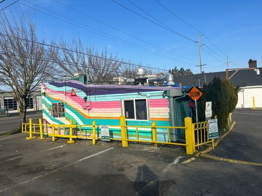 **ASK ABOUT ONE MONTH FREE** Cozy Renovated One Bedroom, Corner Unit!! – photo 1