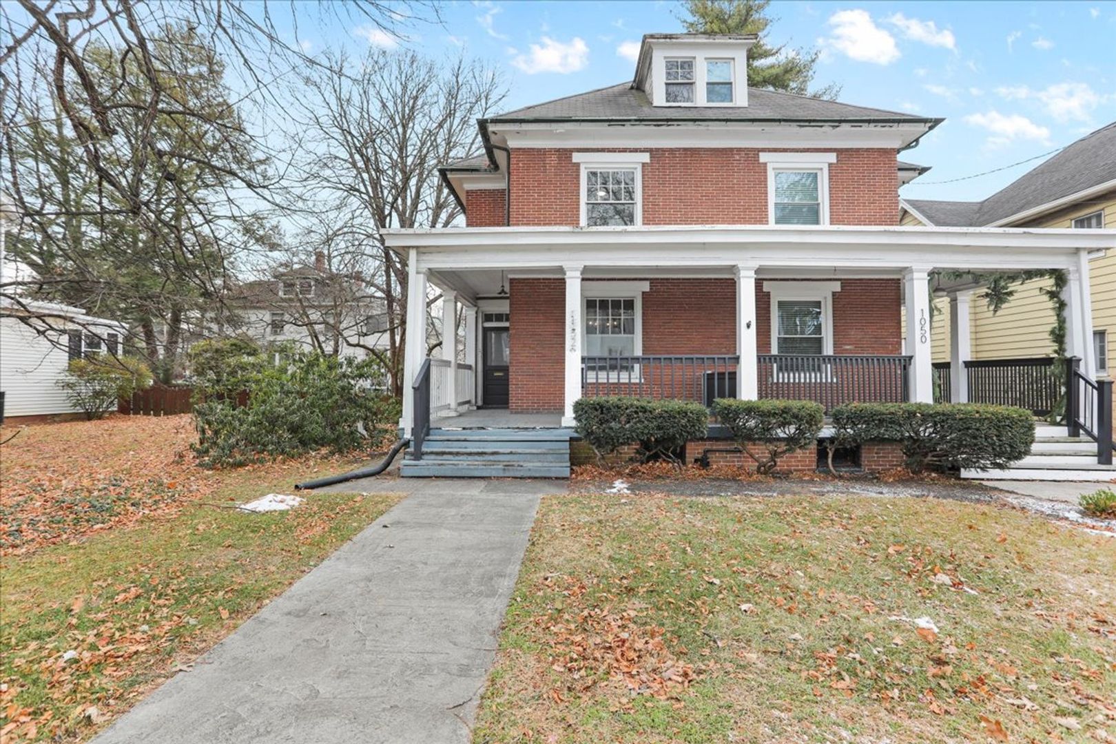 Chambersburg Apartment: 1052 Edgar Ave