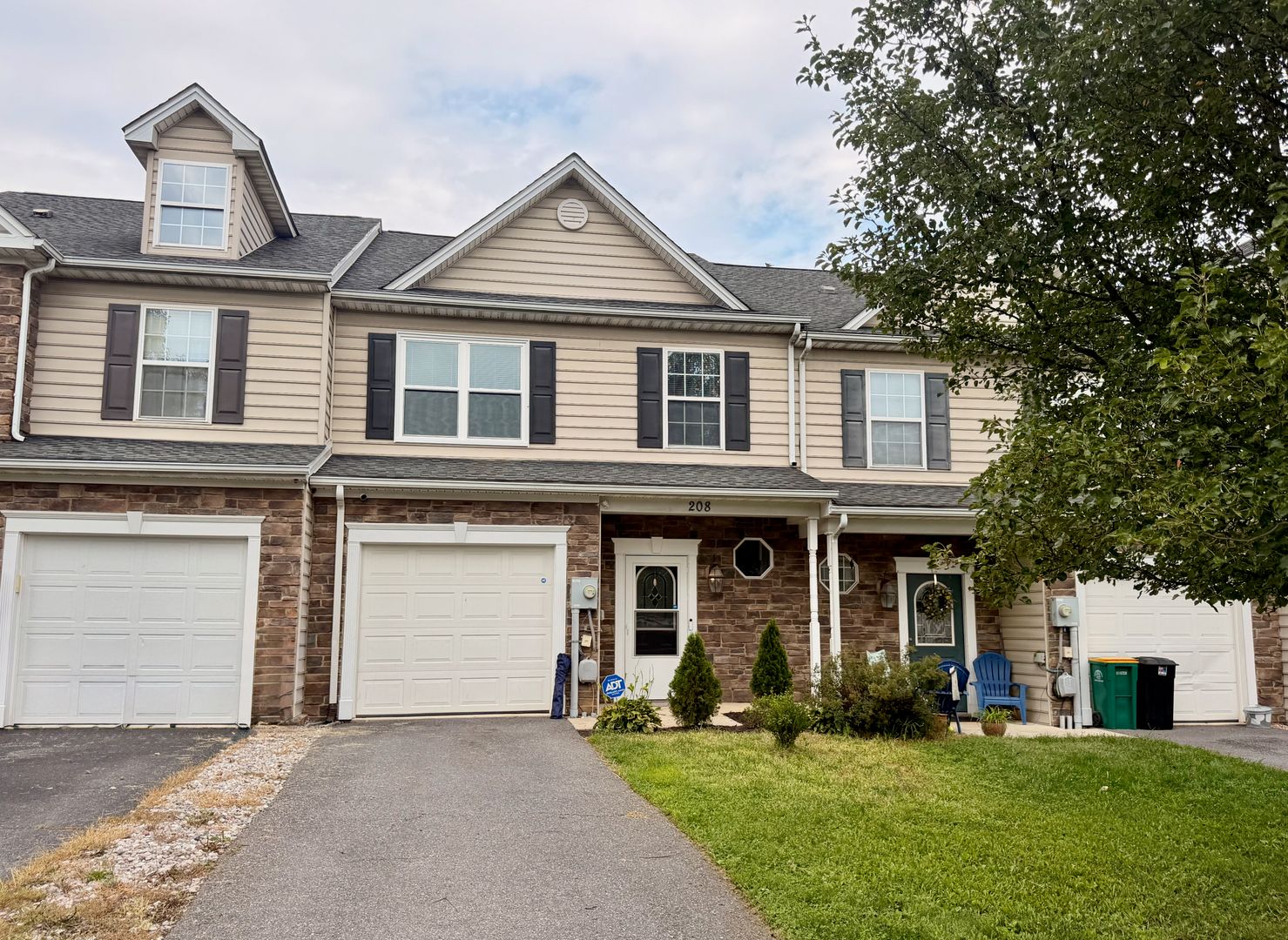 Chambersburg House: 208 Whitley Dr