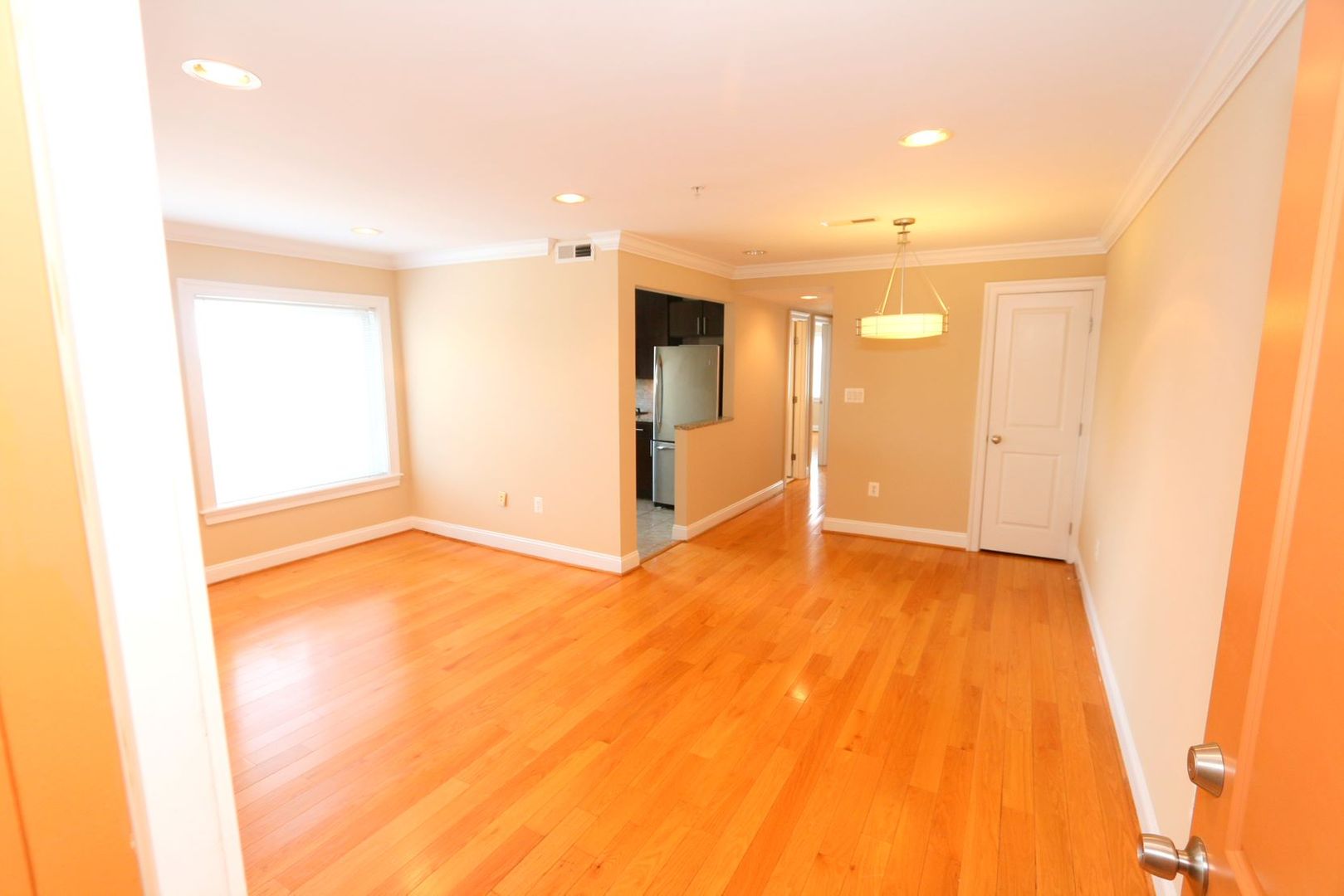 Washington Apartment: 1901-03 Lincoln Rd NE