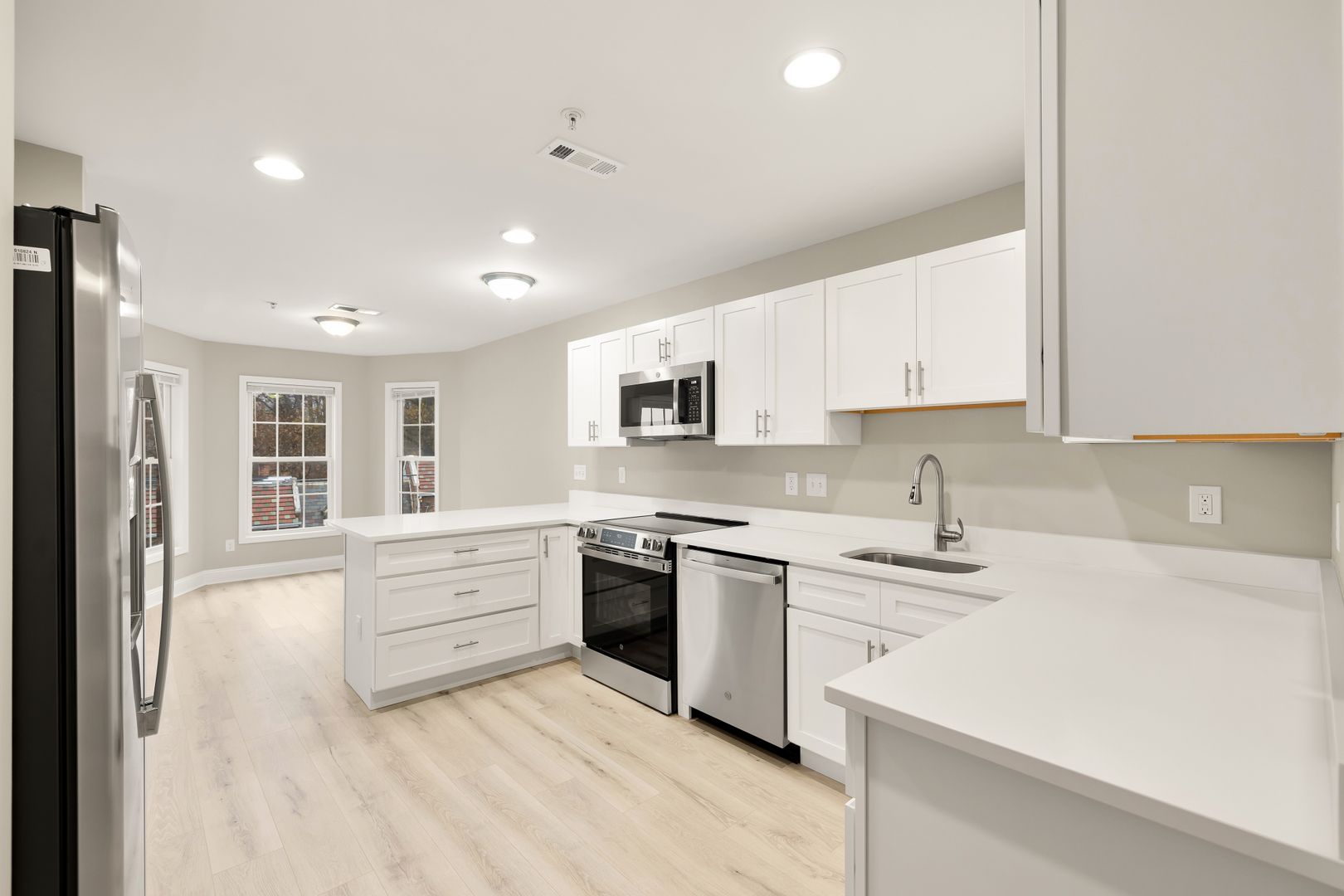 Washington Apartment: 1753 W St SE