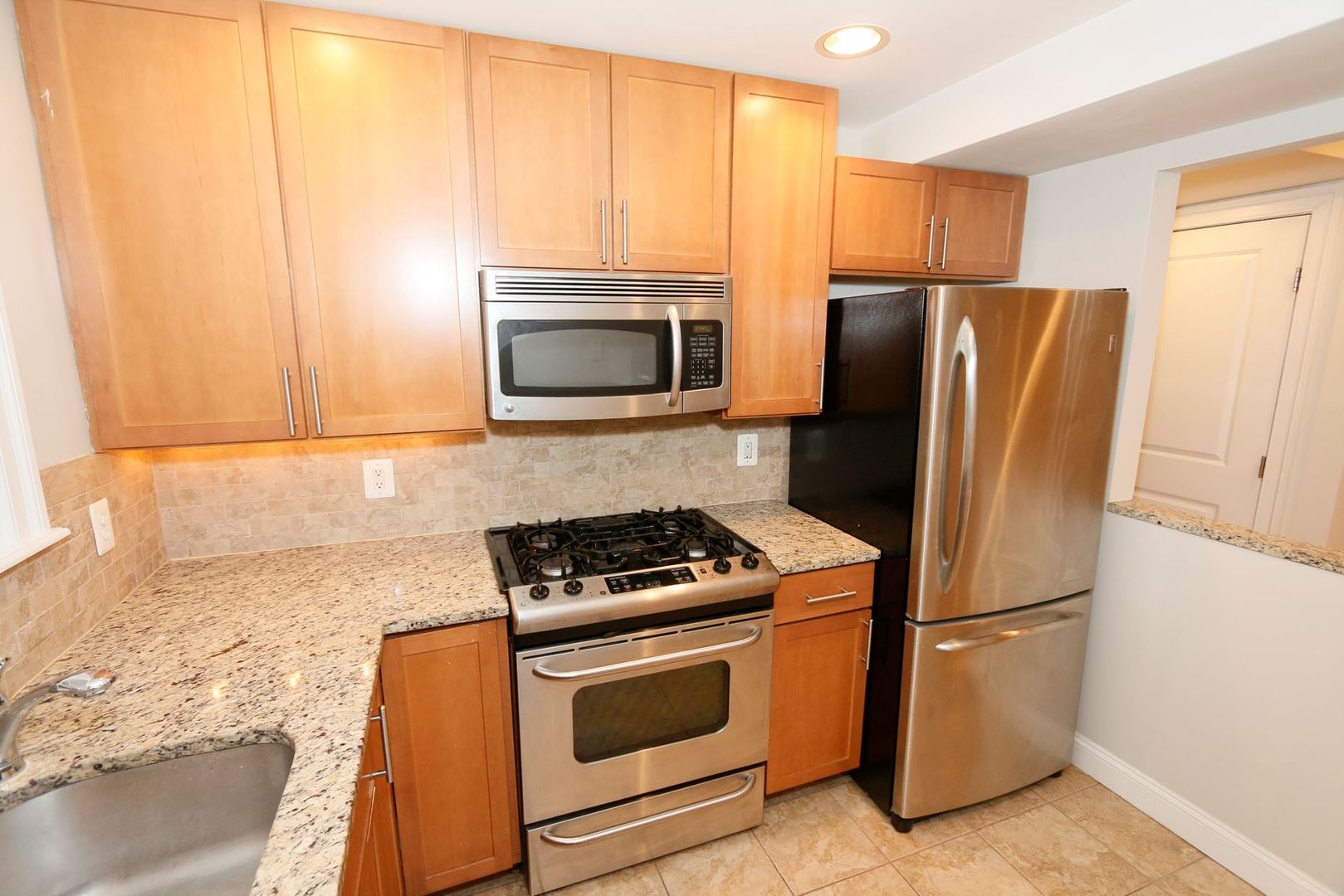 Washington Apartment: 1901-03 Lincoln Rd NE