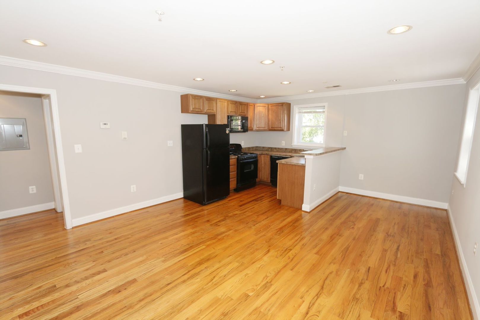 Washington Apartment: 3118 E St. SE