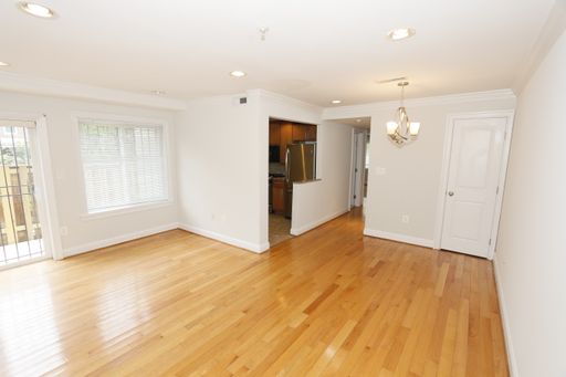 Beautiful Eckington Two Bedroom Condo With Private Patio near Metro – photo 1