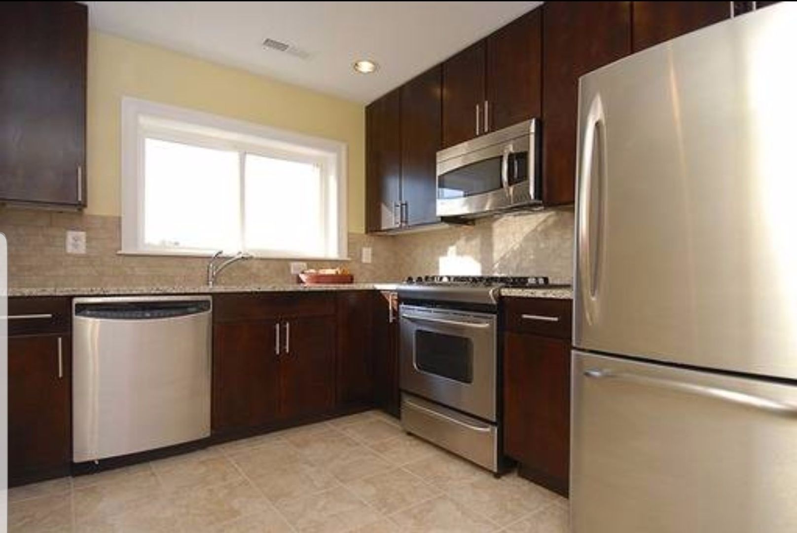 Washington Apartment: 1901-03 Lincoln Rd NE