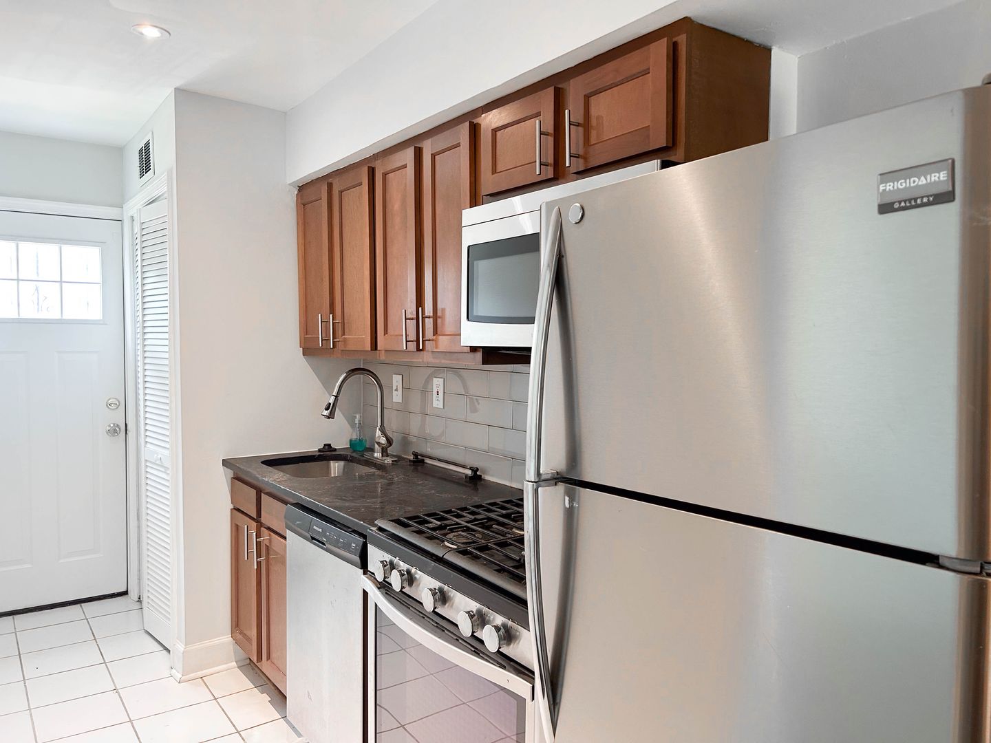 Washington Apartment: 1272 16th Street, NE