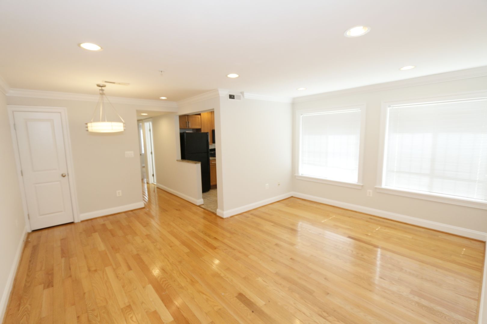 Washington Apartment: 1901-03 Lincoln Rd NE