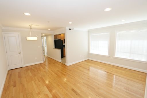 Spacious 2 Bedroom/1 Bath convenient to Howard U, Bloomingdale & Metro – photo 1