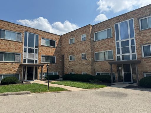 Free September Rent-hyde Park One Bedroom With HVAC – photo 1