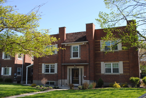 SPACIOUS 1 BR--BLOCKS FROM ROOKWOOD AND OAKLEY SQUARE – photo 1