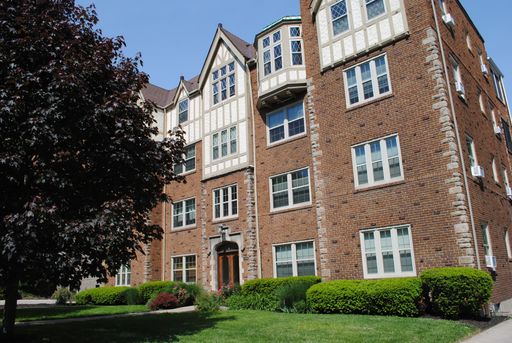 RENOVATED HYDE PARK 2 BR-LOTS OF CHARACTER & SCREENED IN BALCONY – photo 1