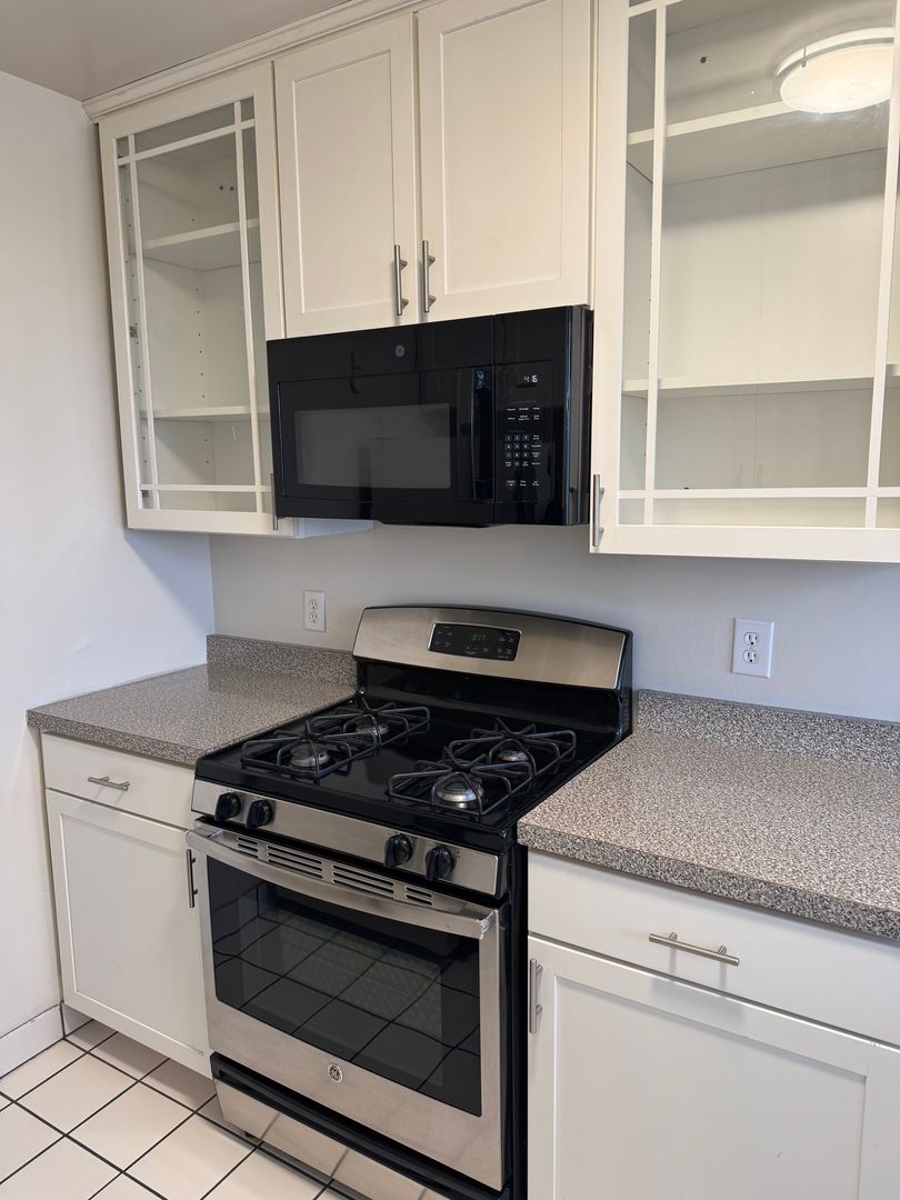 Cincinnati Apartment: 2493-2495 Madison Rd