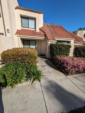 PICTURE PERFECT 2 BR/2 BATH PLUS LOFT "CRYSTAL CAY" COND0
