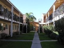 Costa Mesa Apartment: 1917, 1919 & 1921 Maple Avenue