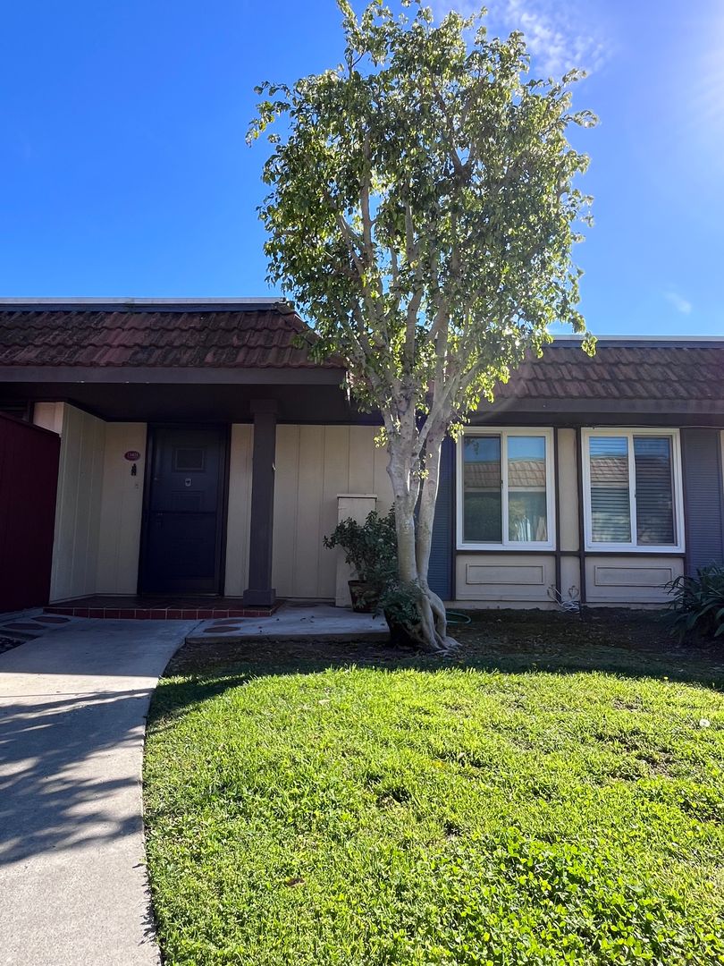 Laguna Hills Condo: 23471 Via Jacinto