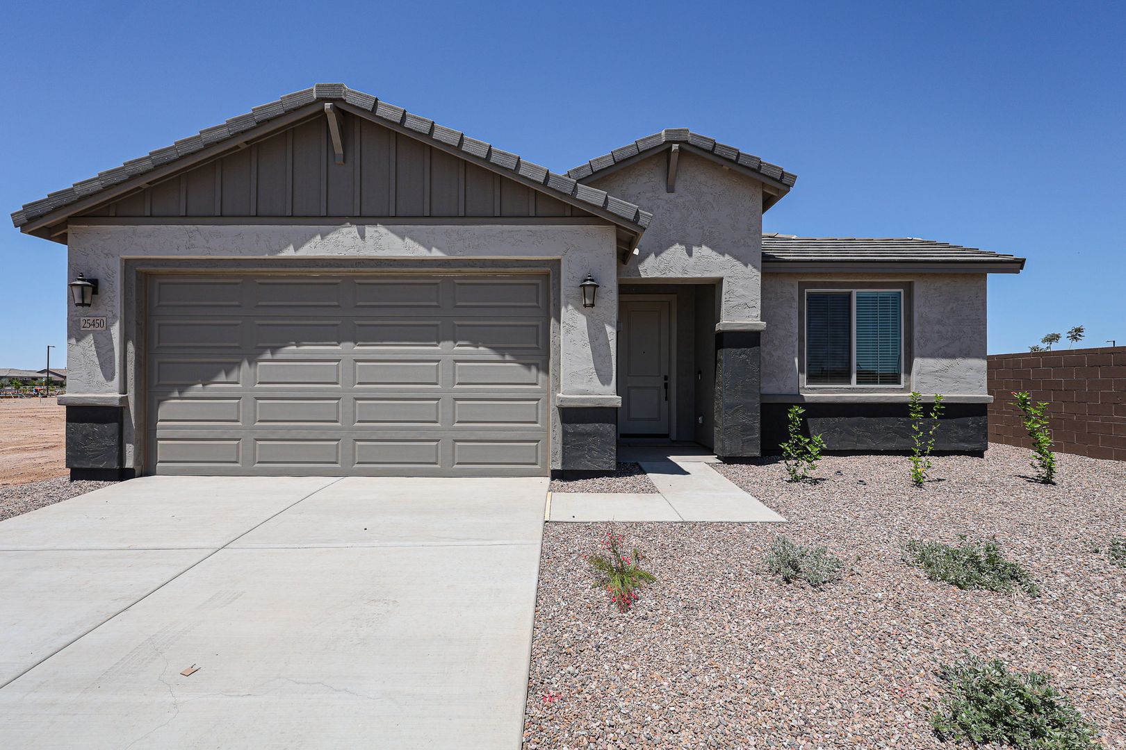 Surprise House: 25450 N. 166th Ln