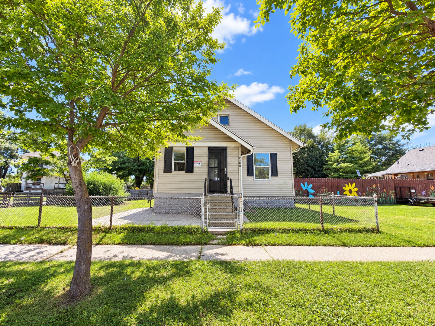 Toledo House: 2480 Caledonia St