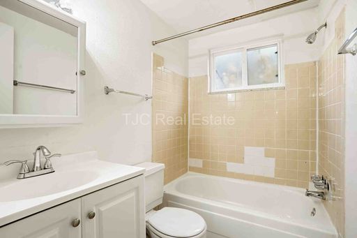 1138 Corona St., 202, Denver, CO 80218