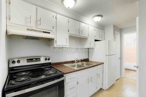 1138 Corona St, 304, Denver, CO 80218