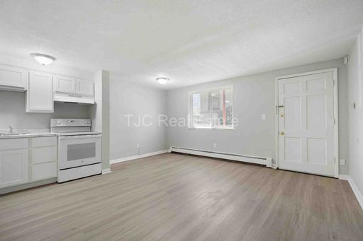 1138 Corona St, 103, Denver, CO 80218